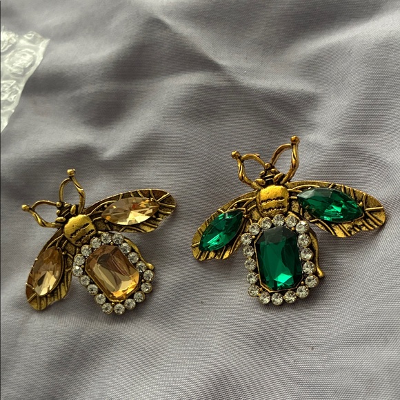 Jewelry - Gold and Green Bee Brooch pick one 1️⃣